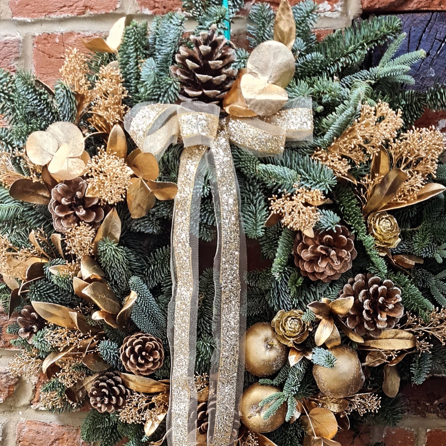 Christmas Wreath Red Gold & Pine Cones